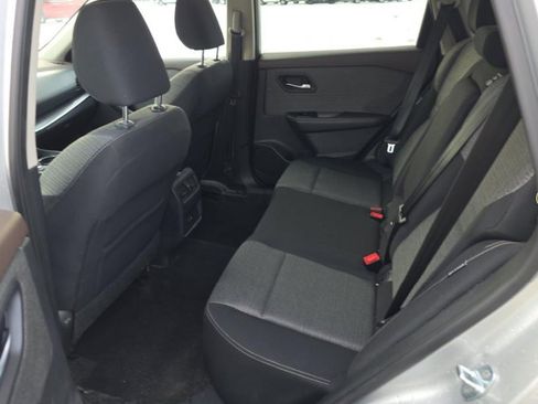 Used 2022 Nissan Rogue SV image 8