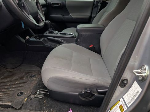 Used 2019 Toyota Tacoma SR w/ SR Convenience Package image 9