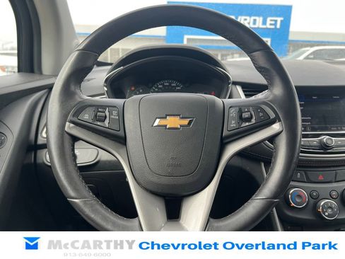 Used 2022 Chevrolet Trax LT w/ Driver Confidence Package image 8