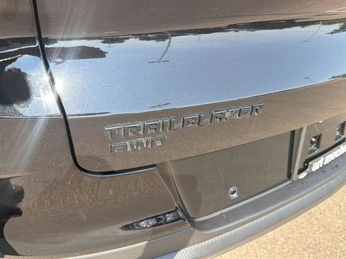 Used 2022 Chevrolet TrailBlazer RS w/ Sun and Liftgate Package AWD/4WD image 10