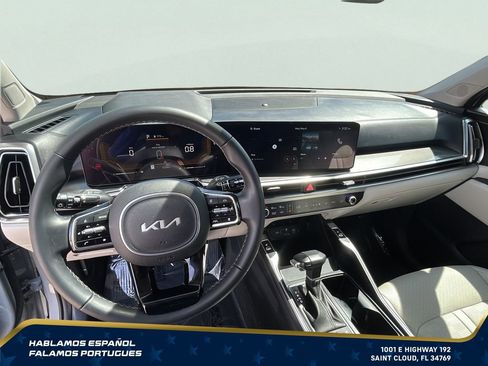 Used 2025 Kia Sorento EX w/ Panoramic Sunroof Package AWD/4WD image 12