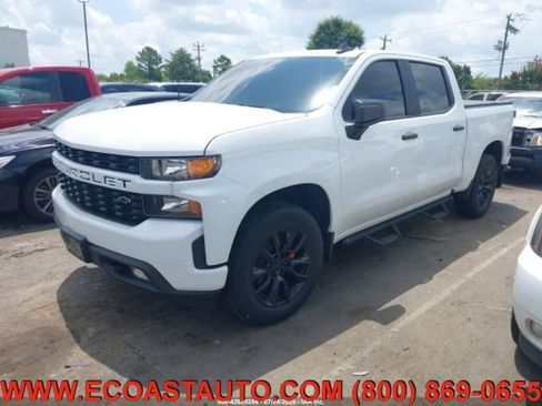 Used 2020 Chevrolet Silverado 1500 Custom w/ Custom Value Package image 2