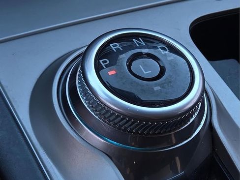 Used 2021 Ford Explorer XLT image 29