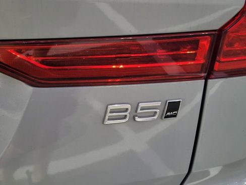 Certified 2024 Volvo XC60 B5 Ultimate image 8