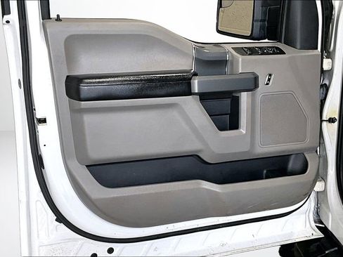 Used 2018 Ford F150 XLT w/ Equipment Group 302A Luxury image 21