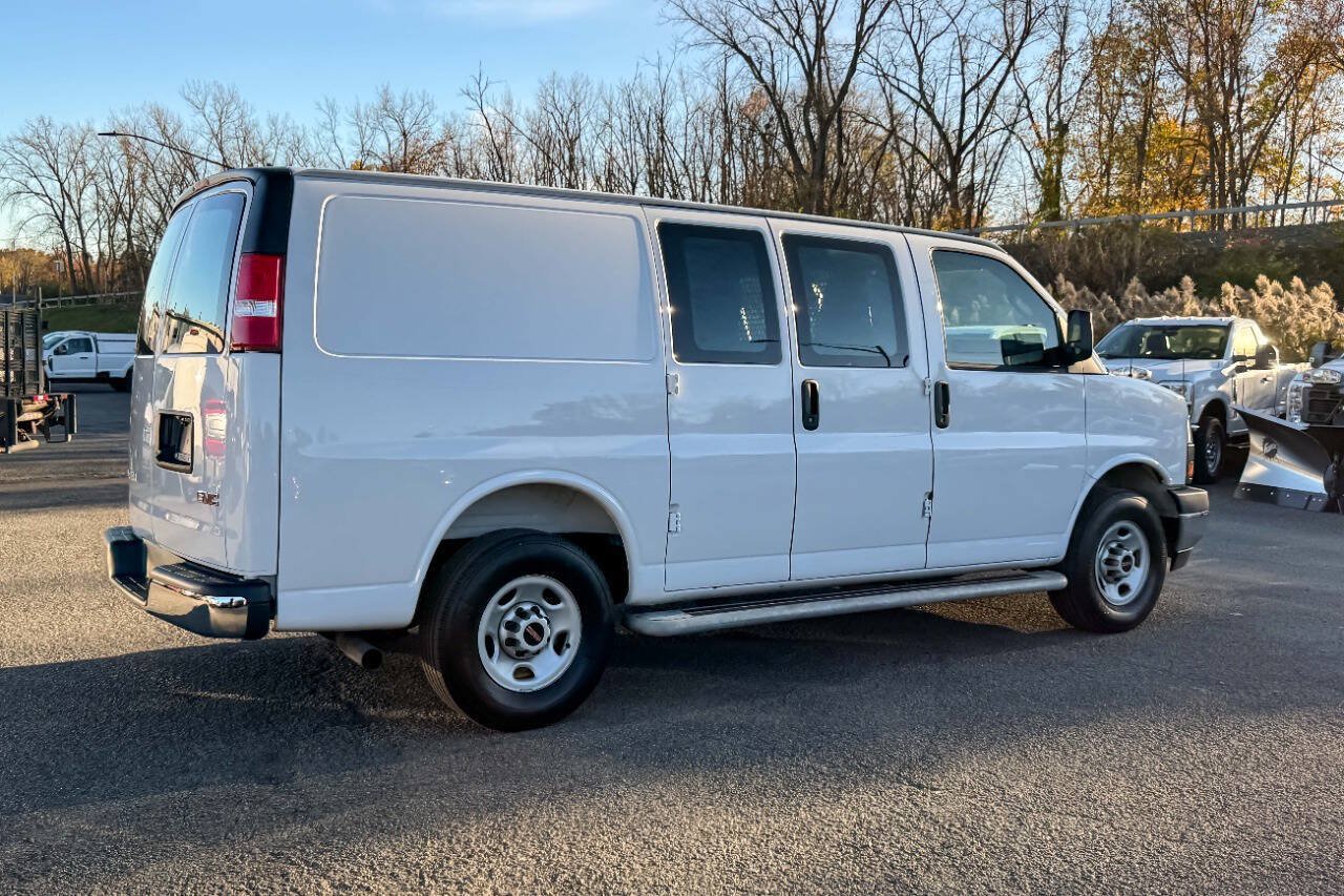 Used 2025 GMC Savana 2500 w/ Driver Convenience Package RWD image 3