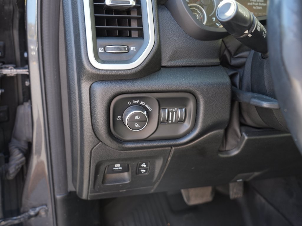 Used 2019 RAM 1500 Big Horn AWD/4WD image 17