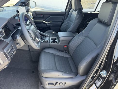 New 2026 Toyota 4Runner TRD Off-Road Premium AWD/4WD image 2