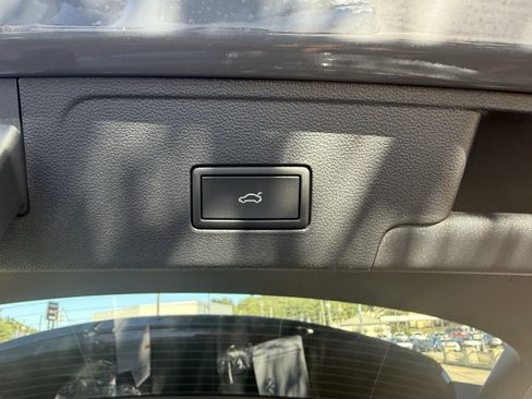 New 2026 Volkswagen Atlas Cross Sport SEL R-Line image 11