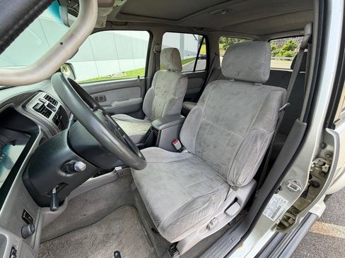 Used 2001 Toyota 4Runner SR5 AWD/4WD image 26
