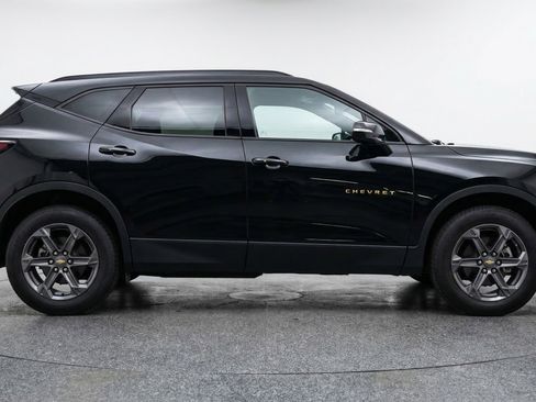 Used 2025 Chevrolet Blazer LT FWD image 11