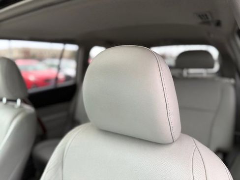 Used 2011 Toyota Highlander Limited image 16
