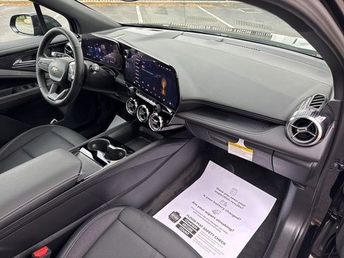 Used 2025 Chevrolet Blazer EV LT image 26