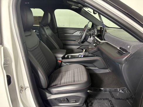 Certified 2025 Ford Explorer ST-Line w/ Premium Package image 40