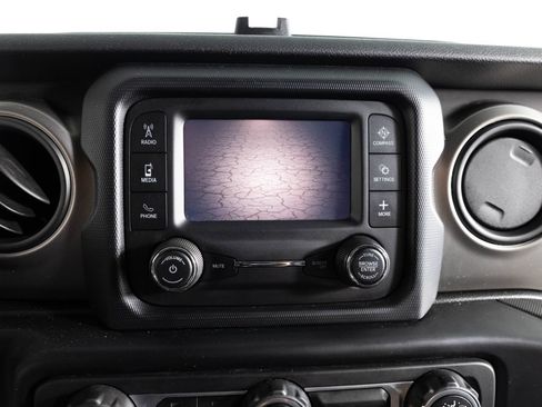 Used 2020 Jeep Wrangler Sport AWD/4WD image 30