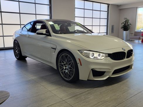 Used 2017 BMW M4 Coupe image 8