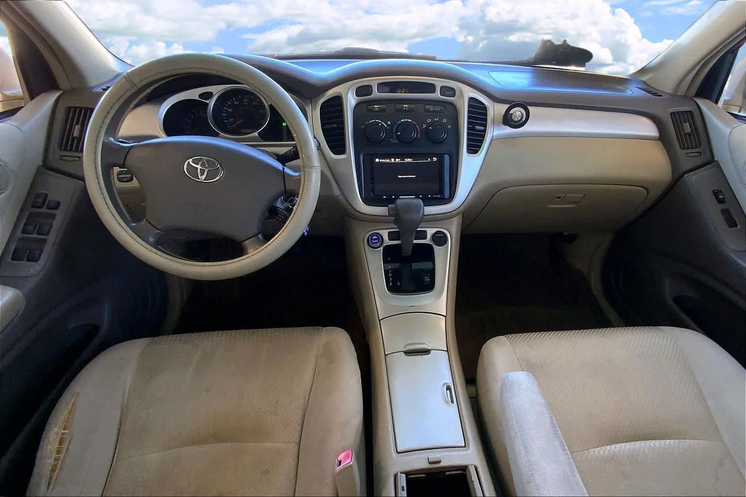 Used 2005 Toyota Highlander 4WD V6 w/ 3rd Row image 10
