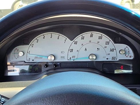 Used 2002 Ford Thunderbird Deluxe image 42