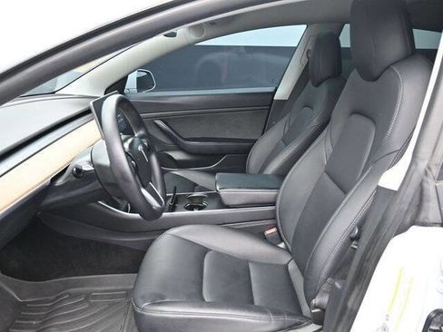 Used 2020 Tesla Model 3 Standard Range Plus image 12
