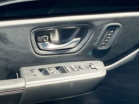 Used 2025 Honda Pilot Touring image 18