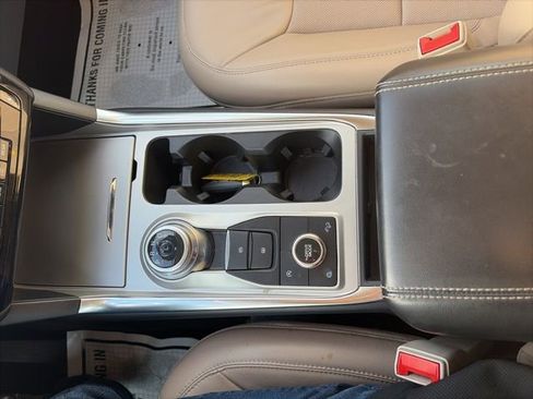 Used 2023 Ford Explorer Limited image 24