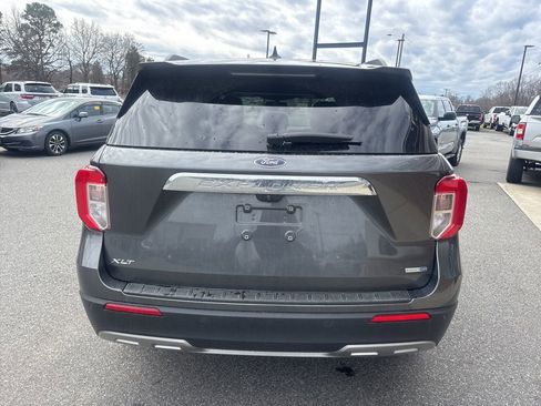 Used 2020 Ford Explorer XLT w/ Equipment Group 202A image 7