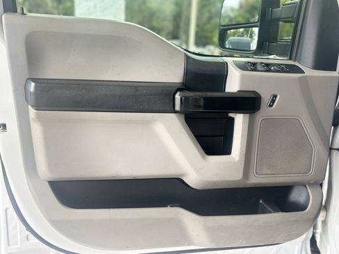 Used 2019 Ford F250 XL w/ Power Equipment Group AWD/4WD image 12