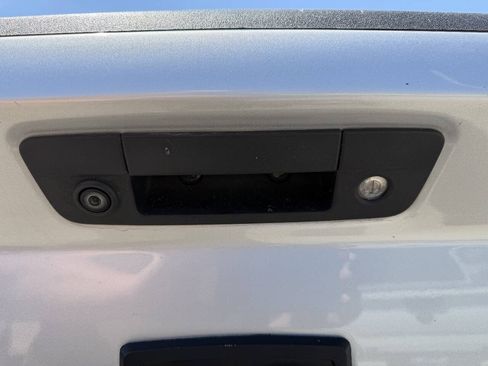 Used 2017 RAM 1500 Classic SLT w/ SLT Plus D←cor Group AWD/4WD image 10