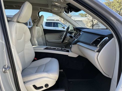 Used 2025 Volvo XC90 B6 Plus w/ Protection Package Premier image 20