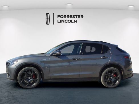 Used 2024 Alfa Romeo Stelvio Veloce AWD/4WD image 6