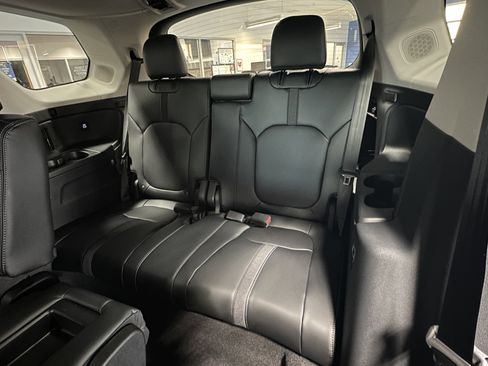 New 2025 Honda Pilot Touring image 11