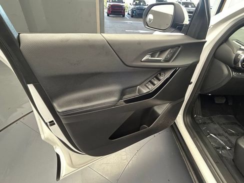 Used 2025 Chevrolet Equinox LT FWD image 85