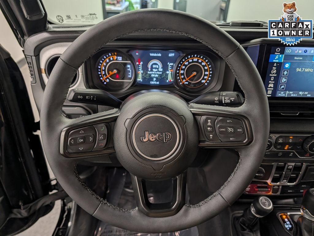 Used 2025 Jeep Gladiator Sport AWD/4WD image 21