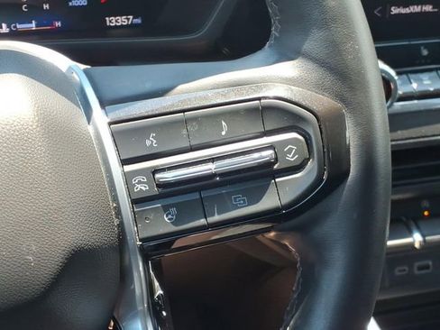 Used 2025 Chevrolet Colorado Trail Boss AWD/4WD image 23