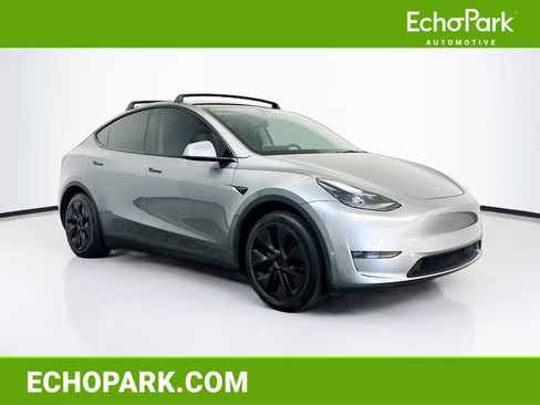 Used 2025 Tesla Model Y Long Range AWD/4WD image 1