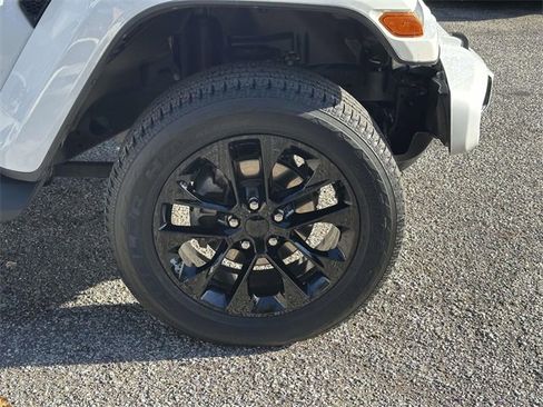 Certified 2022 Jeep Wrangler Unlimited Sahara image 10