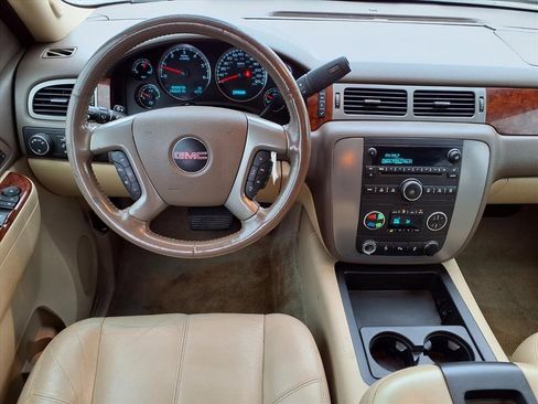 Used 2012 GMC Yukon XL SLT w/ SLT-2 Equipment Package image 12