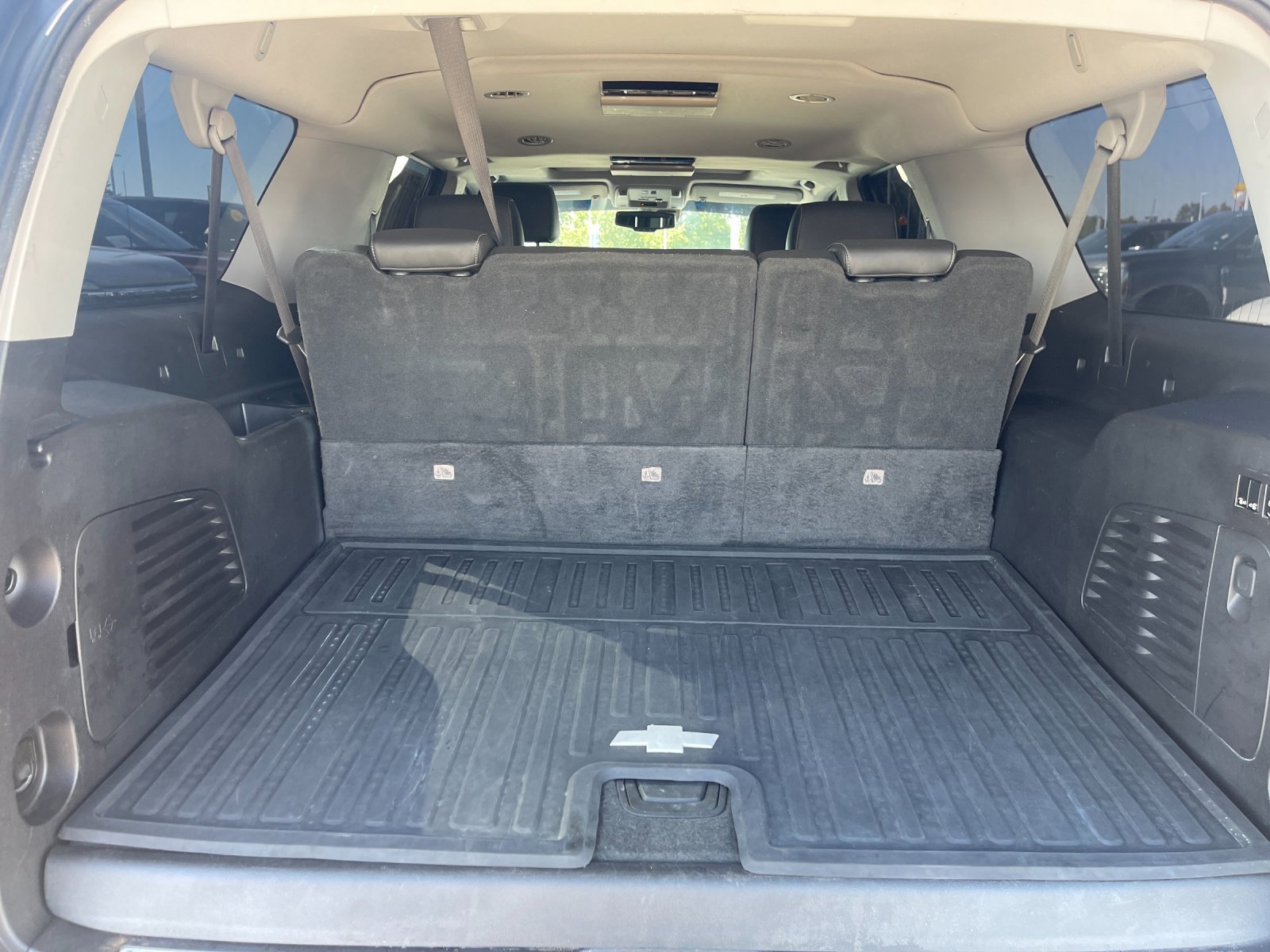 Used 2018 Chevrolet Suburban Premier AWD/4WD image 20