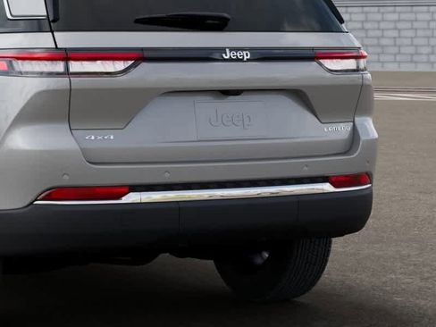 New 2025 Jeep Grand Cherokee Laredo X image 13