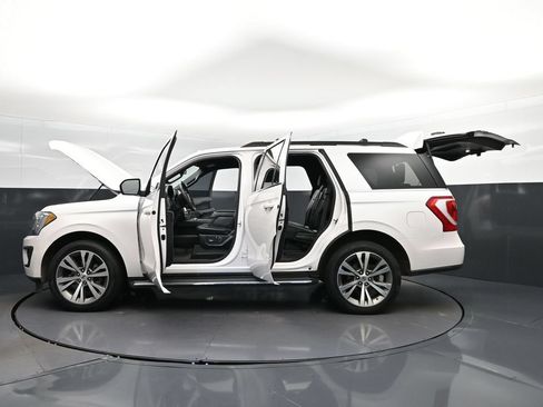 Used 2019 Ford Expedition XLT w/ Equipment Group 202A RWD image 47