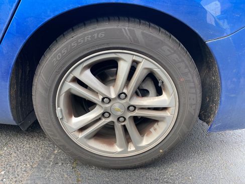 Used 2017 Chevrolet Cruze LT w/ Convenience Package image 13