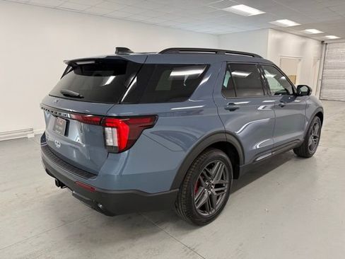 New 2026 Ford Explorer ST-Line w/ ST-Line Street Pack image 6