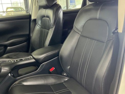 Used 2023 Honda HR-V EX-L image 8