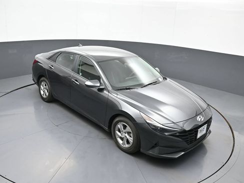 Certified 2021 Hyundai Elantra SE FWD image 35