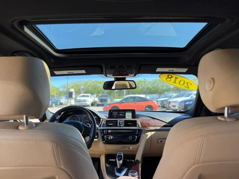 Used 2018 BMW 330i xDrive Sedan w/ Premium Package AWD/4WD image 18