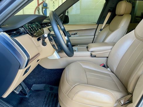 Used 2024 Land Rover Range Rover Long Wheelbase SE AWD/4WD image 14