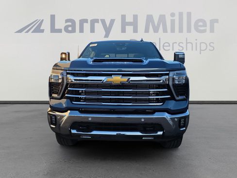 New 2026 Chevrolet Silverado 3500 LTZ w/ LTZ Premium Package image 8