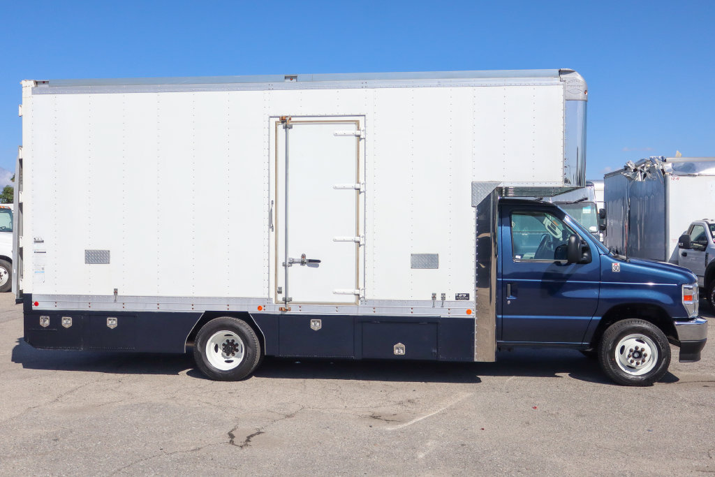 Used 2024 Ford E-450 and Econoline 450 Super Duty w/ Power Windows & Locks Group RWD image 13