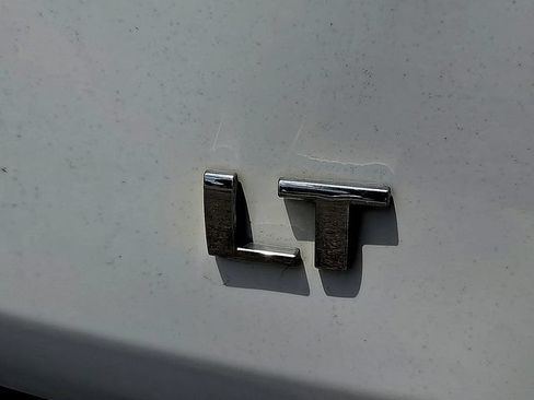 Used 2023 Chevrolet Traverse LT AWD/4WD image 12