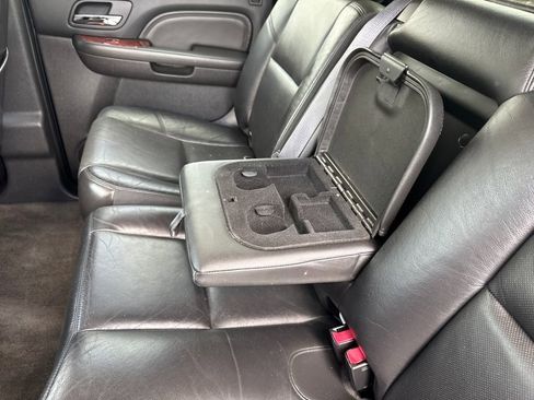 Used 2011 Cadillac Escalade EXT Luxury AWD/4WD image 38